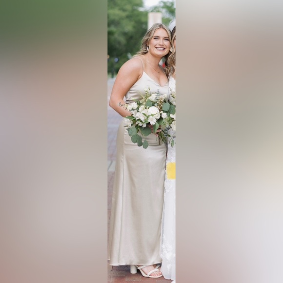 If you are interested, I will share a picture of what the dress looks like on! - Picture 3 of 3